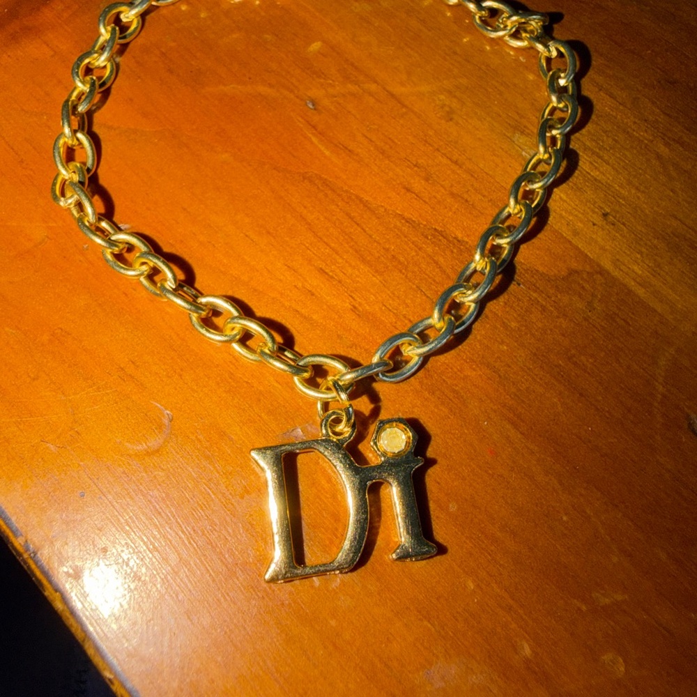 NEW NWT Gold 'Di' DIAMONDS INTERNATIONAL Charm Bracelet. MUST BE BUNDLED